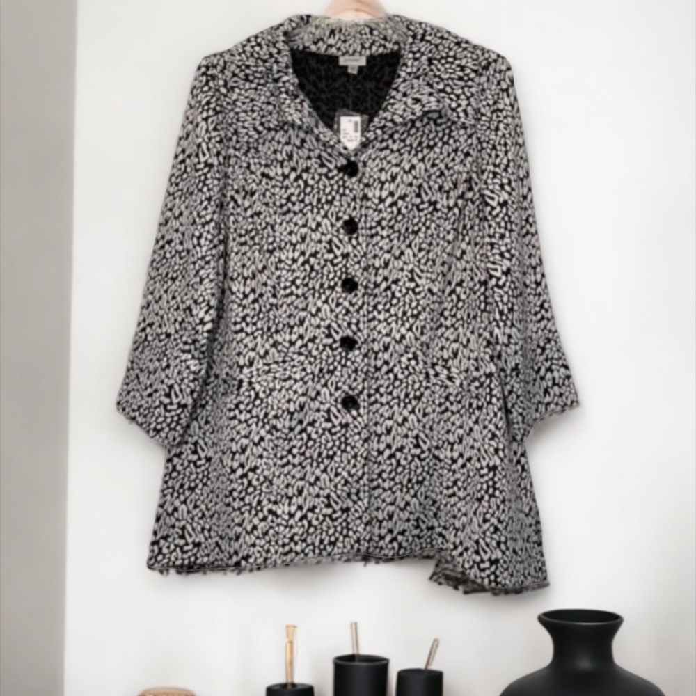 Avenue Lightweight Blazer Size 18/20